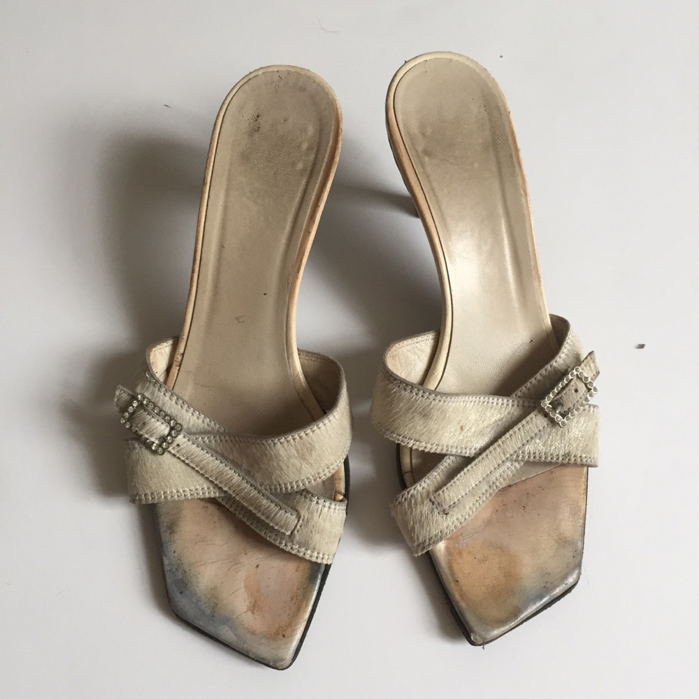 Beautiful and comfortable white slipper